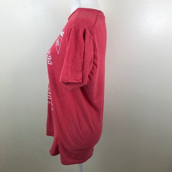 Sriracha Label Red Graphic Tee Size Medium - Picture 4 of 6